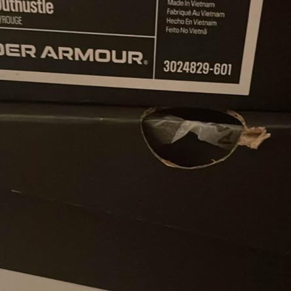 BRAND NEW boy youth under armour bgs outhustle red shoes size 5Y & 6.5Y - Picture 9 of 9